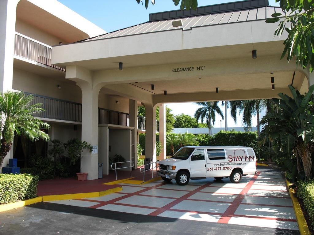 Quality Inn Palm Beach International Airport Уест Палм Бийч Екстериор снимка