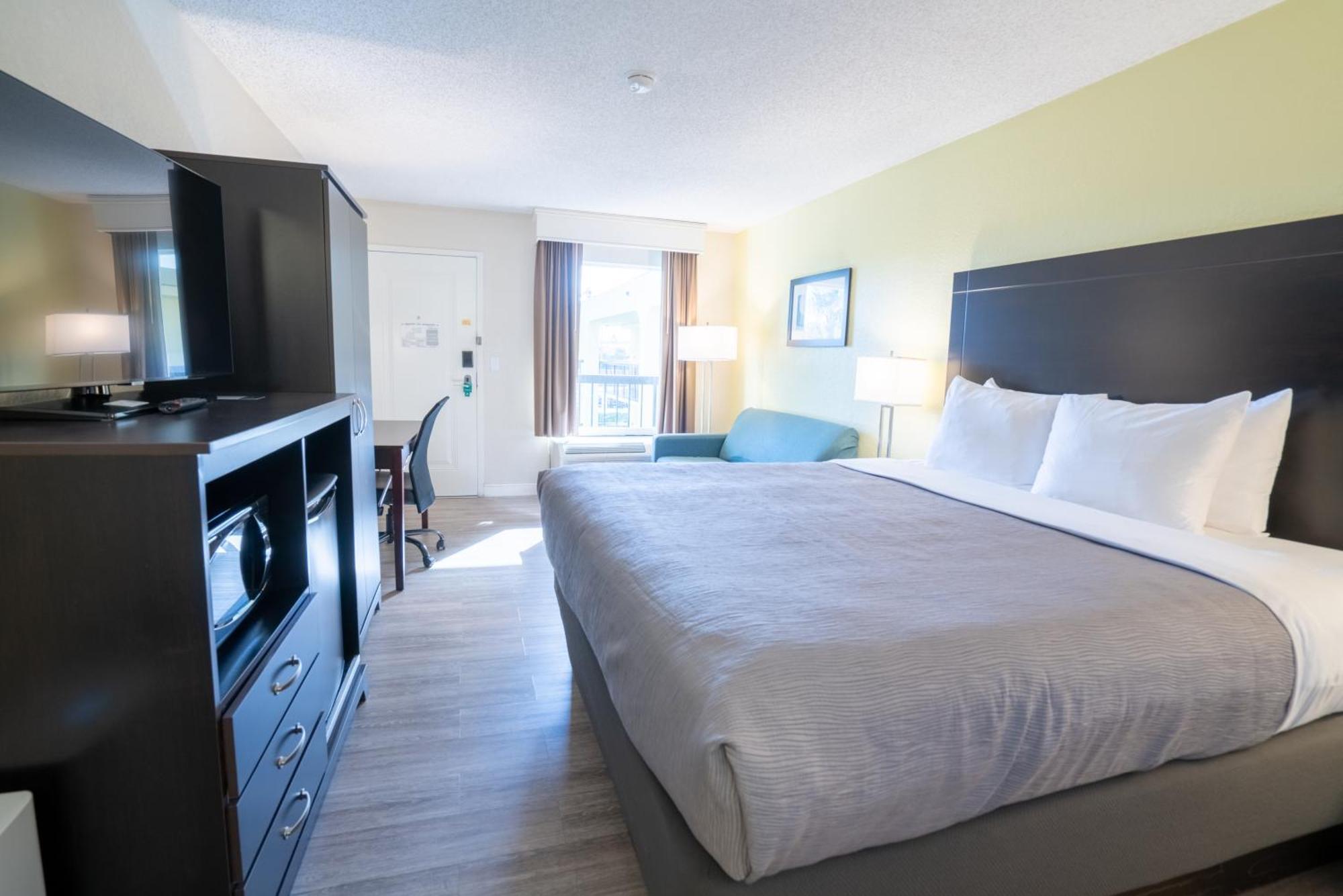 Quality Inn Palm Beach International Airport Уест Палм Бийч Екстериор снимка