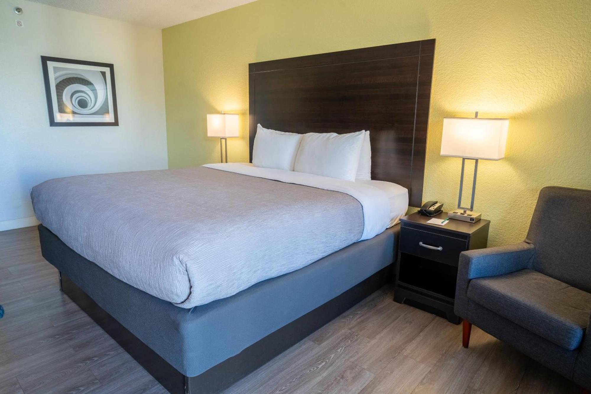 Quality Inn Palm Beach International Airport Уест Палм Бийч Екстериор снимка
