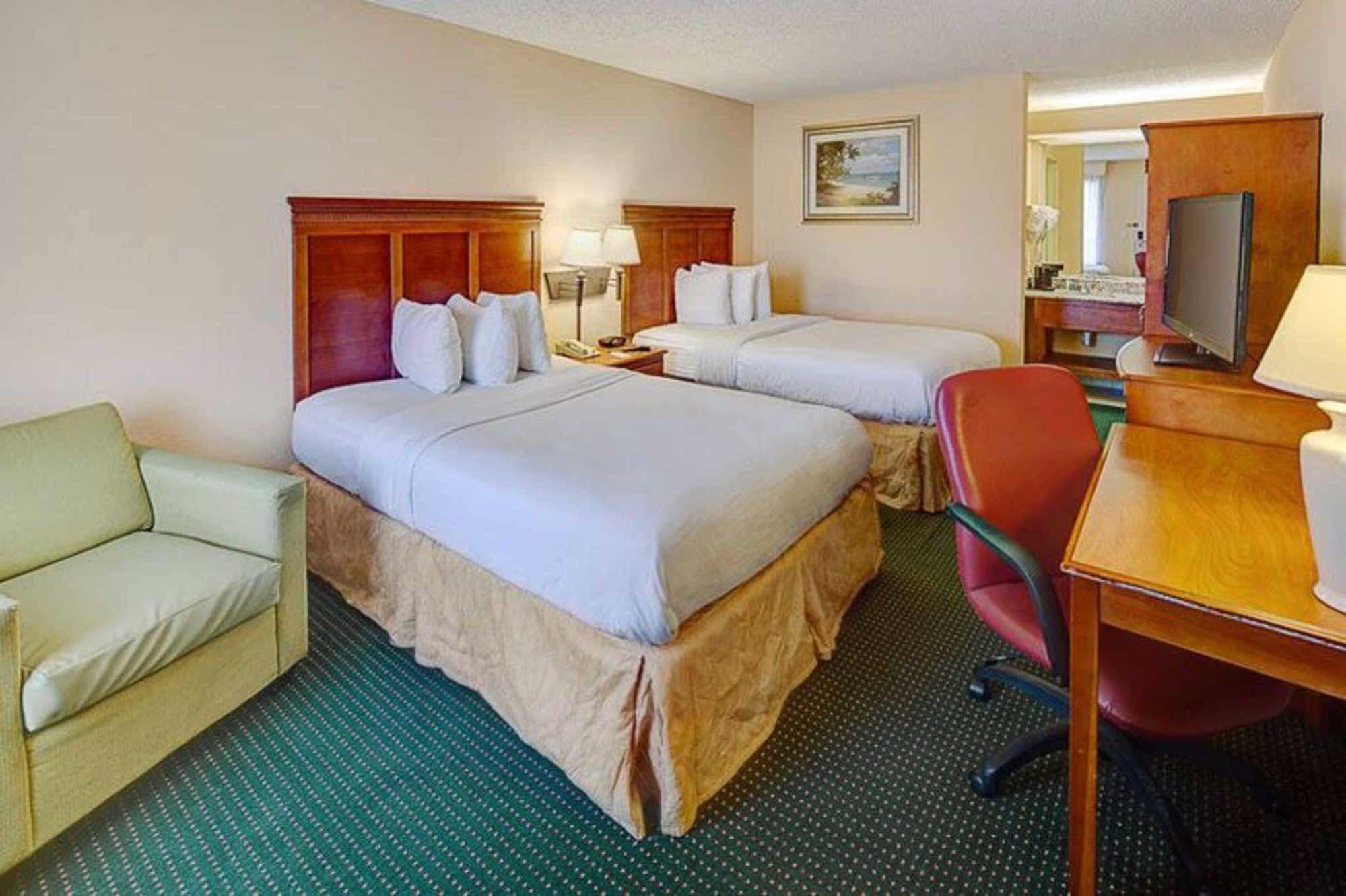 Quality Inn Palm Beach International Airport Уест Палм Бийч Екстериор снимка